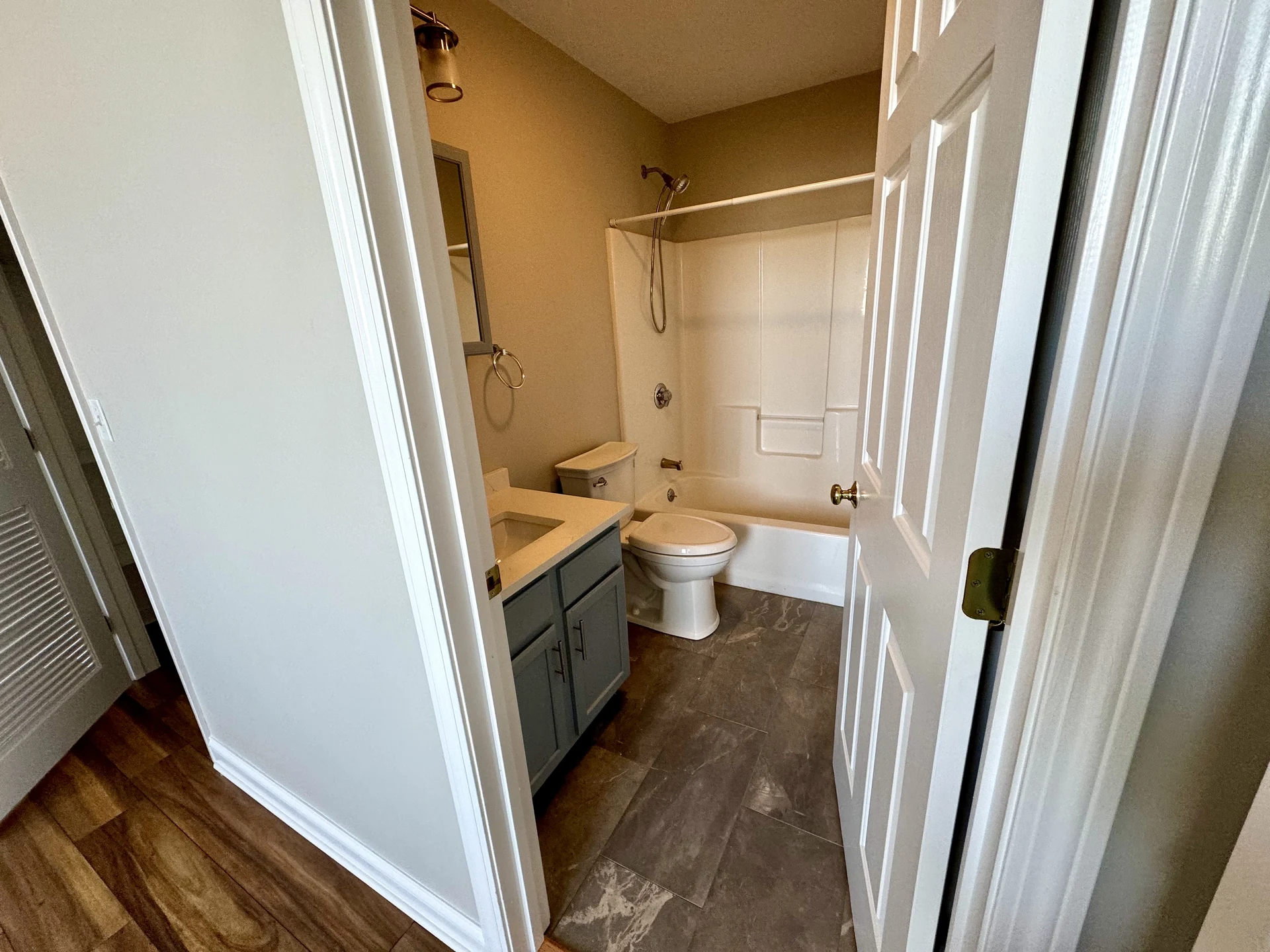 Apartment example · Bathroom, another view